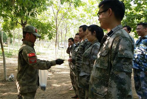 “團結一心,勇往直前”-2017萬興通達拓展活動_萬興通達裝飾