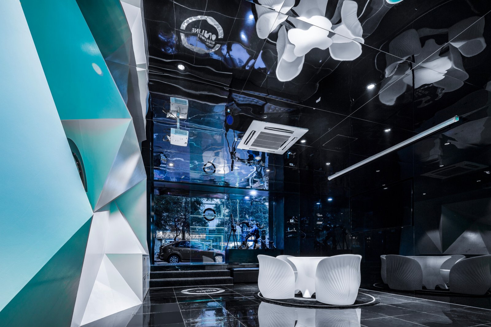 1544081967275190.jpg 北京萬興通達辦公裝修項目-豪華網吧裝修效果圖