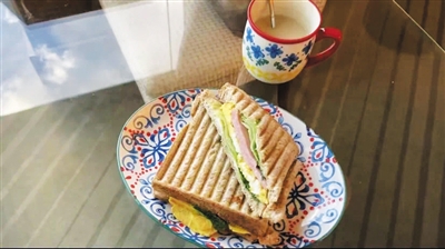 長(zhǎng)租酒店里的年輕人：月租5000以?xún)?nèi)我會(huì)一直住下去